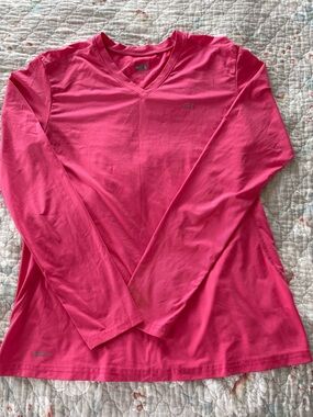 Nike Women’s Long Sleeve V-Neck Top - Hot Pink